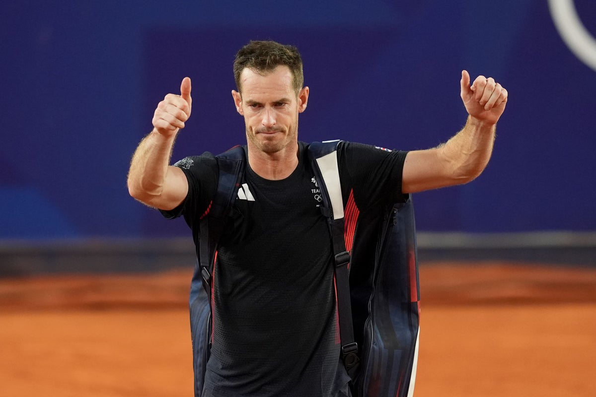 Andy Murray receives guard of honour from Team GB after tennis retirement