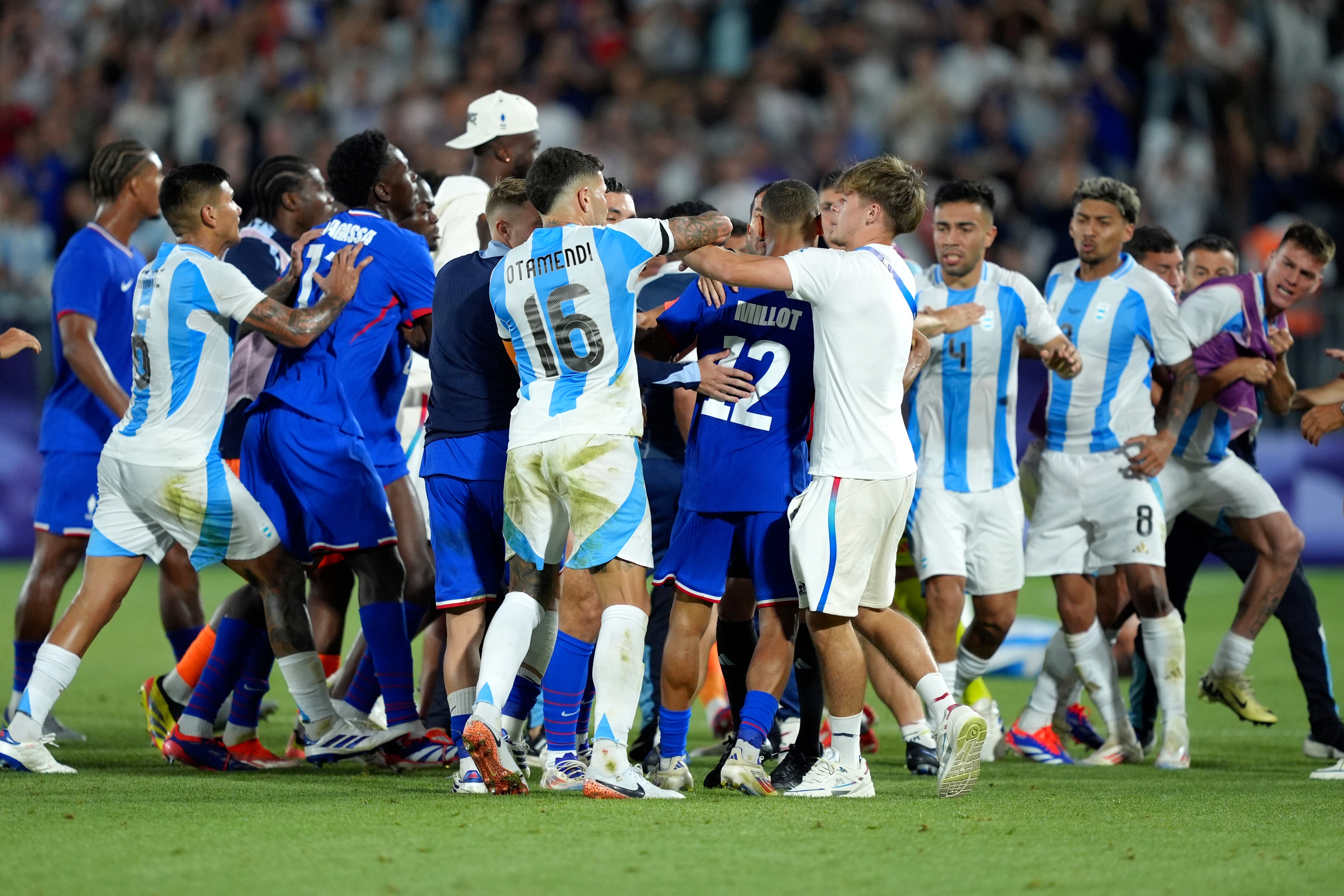 Players clash after France beat Argentina in Bordeaux