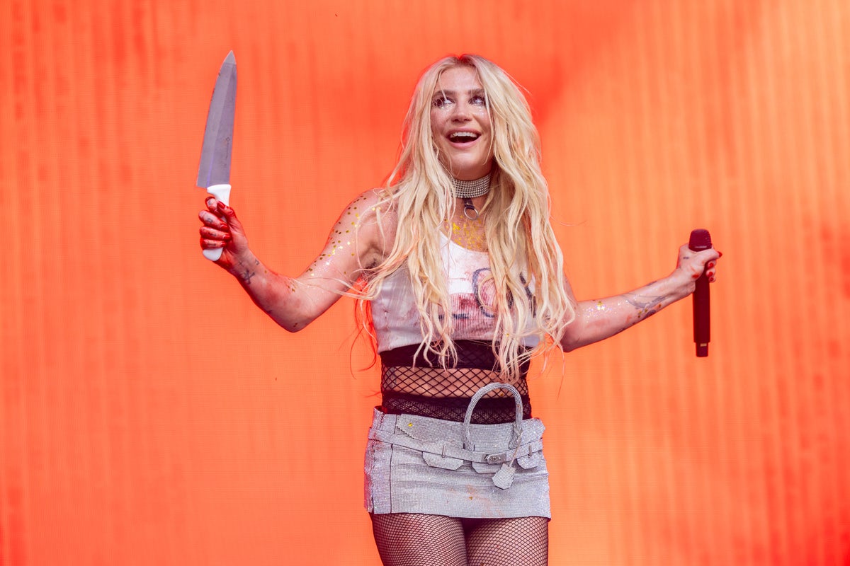 Kesha says prop blade was switched for ‘real butcher knife’ on stage without her knowing