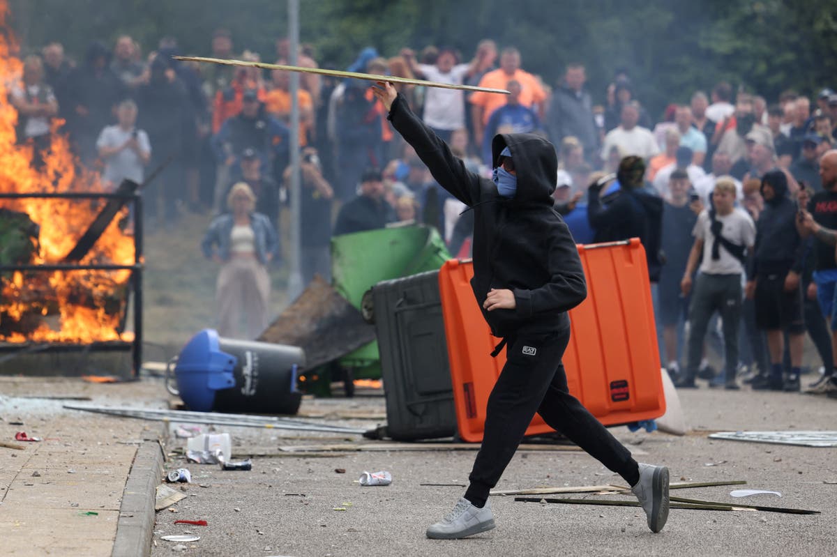 UK riots live: Almost 400 arrested as Starmer puts ‘standing army’ on alert