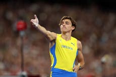 Armand Duplantis breaks pole vault world record again to top off Olympic gold at Paris 2024