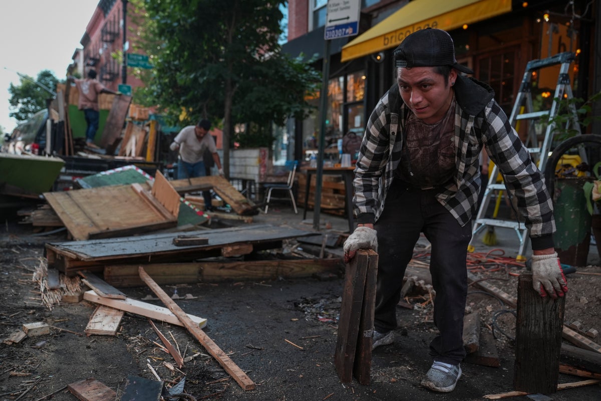 New York City's freewheeling era of outdoor dining has come to end