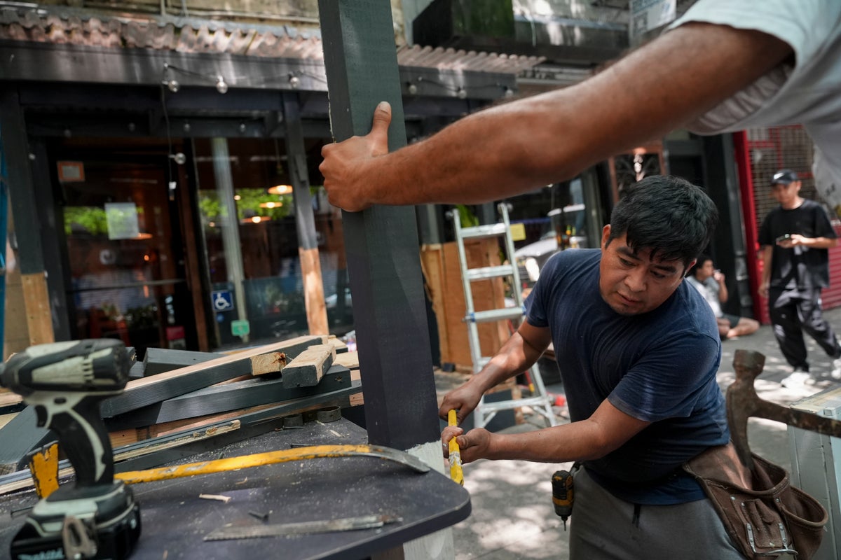 NYC’s outdoor dining era is over: Fewer than 3,000 restaurants apply for sidewalk seats under new rules