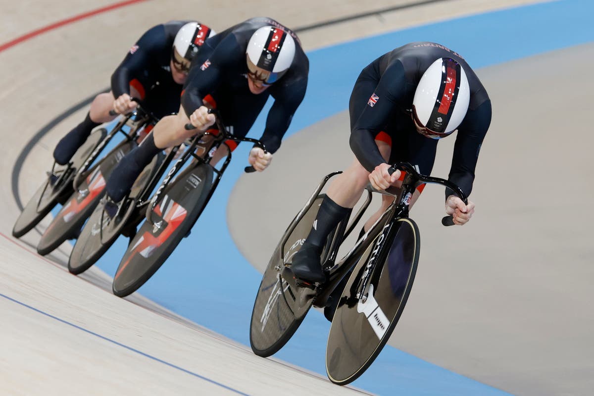 GB take silver as Netherlands win team sprint in world record time