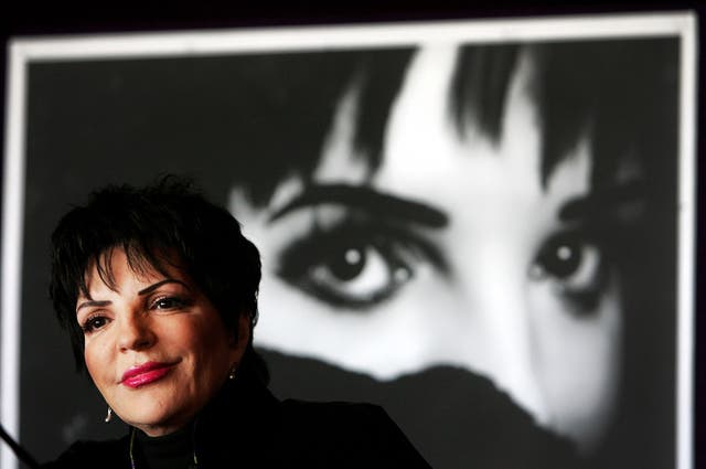 <p>Liza Minnelli attends a press conference ahead of her tour ‘Liza’s at the Palace’ on 13 October, 2009 in Sydney</p>