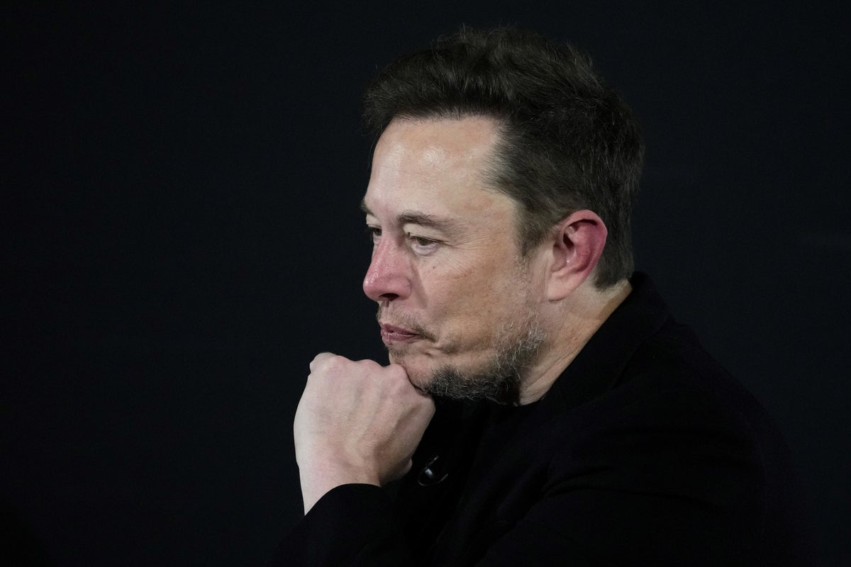 Elon Musk takes aim at Keir Starmers government as he claims very few businesses willing to invest in UK