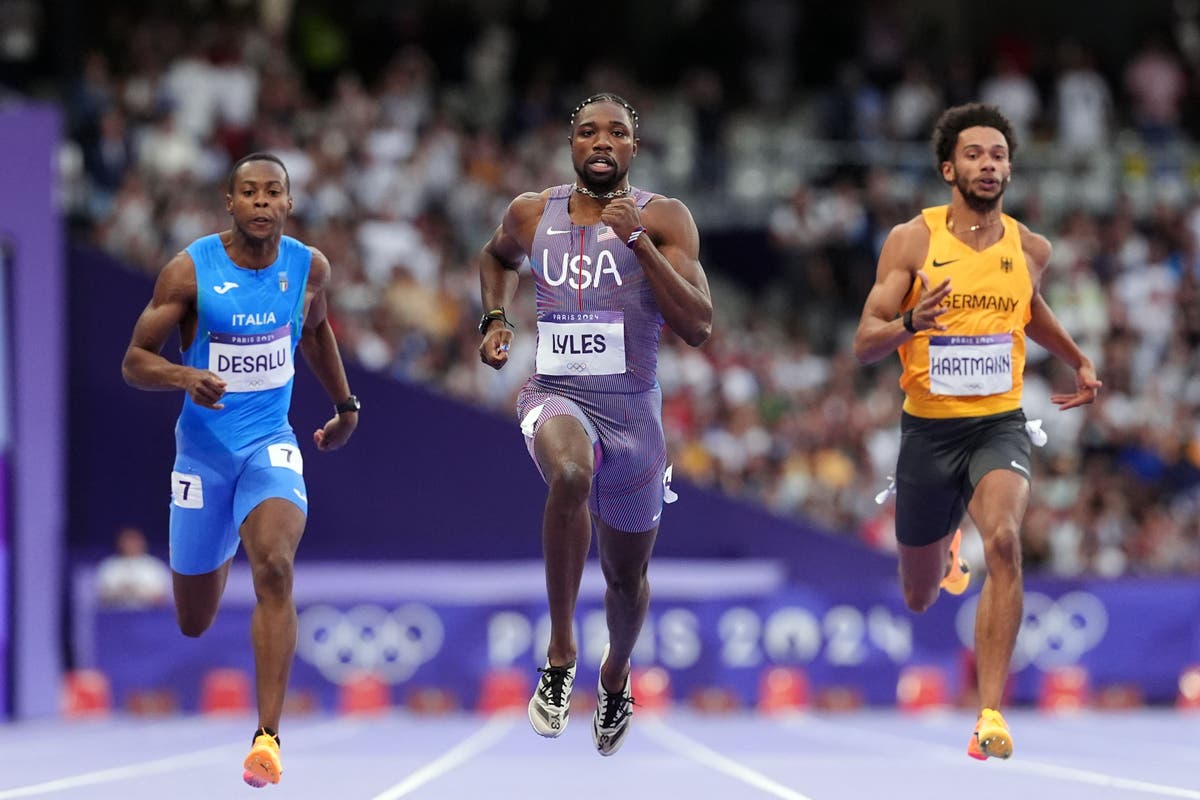Noah Lyles keeps sprint double bid on course by booking 200 metres final spot