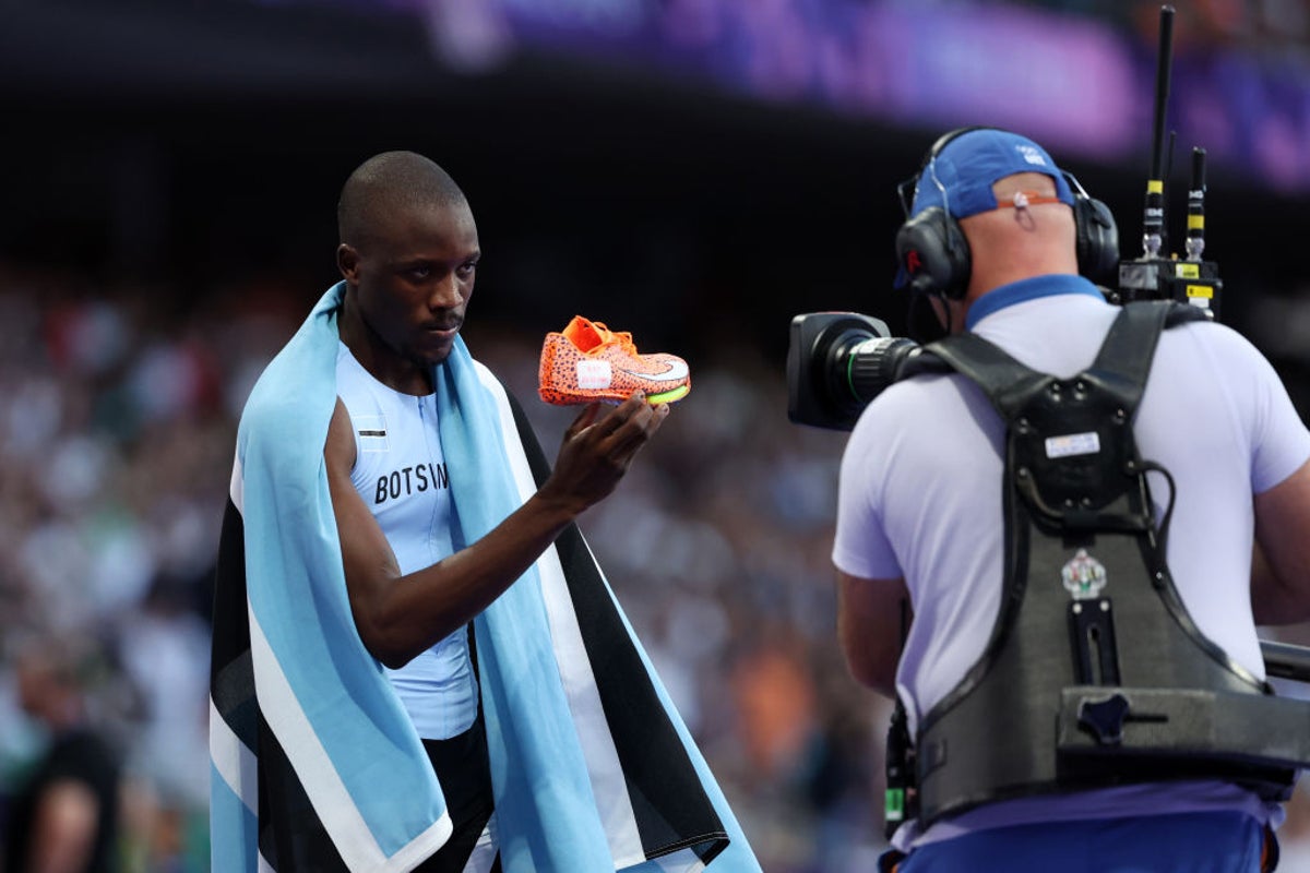 Letsile Tebogo stuns Noah Lyles to win Olympics 200m gold in tribute to late mother: ‘I was carrying her’