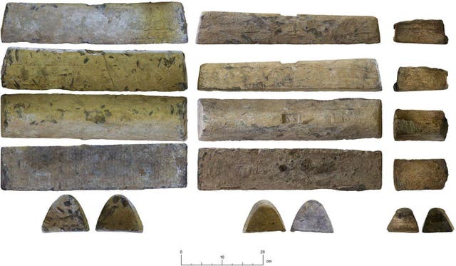 <p>Ingots showing importance of lead production and exportation in northern Cordoba</p>