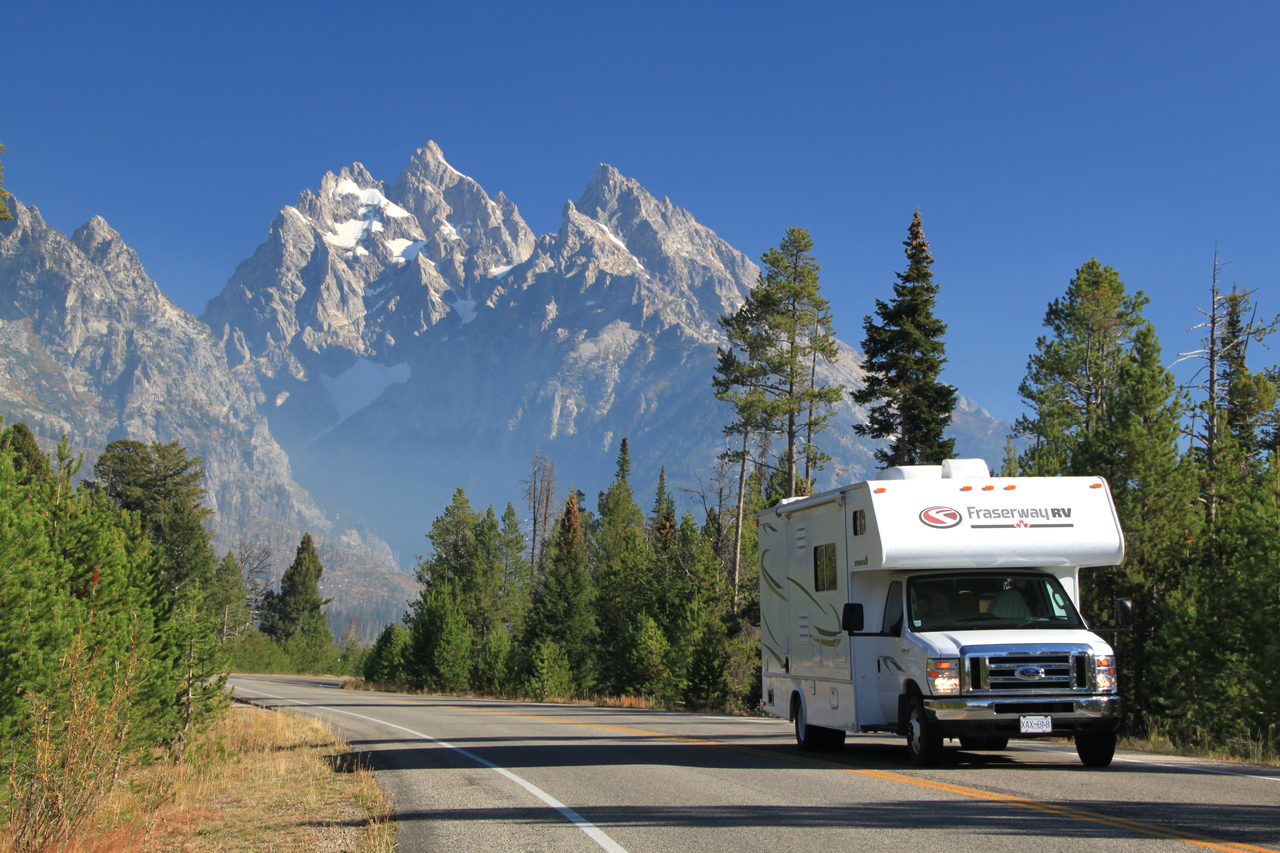 Passe férias em um motorhome viajando pela Colúmbia Britânica e pela Ilha de Vancouver enquanto avista alces e ursos