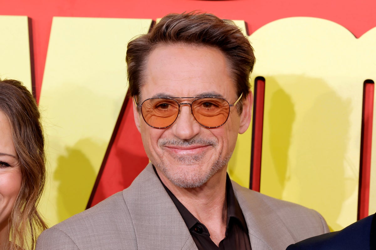 Robert Downey Jrâs Valentineâs Day post delights fans as he teases Marvel return