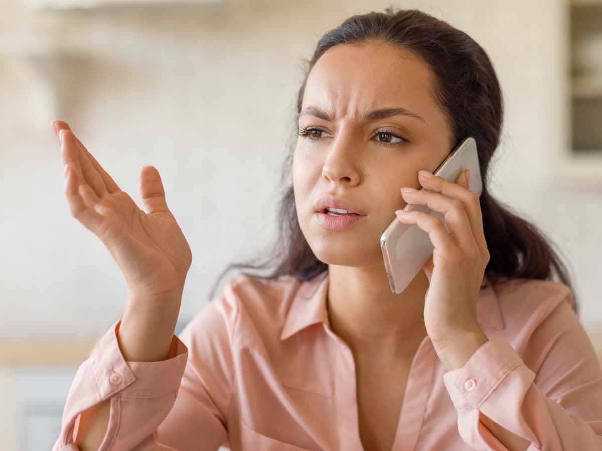 Daughter sparks debate by refusing to pick up her parents from the airport