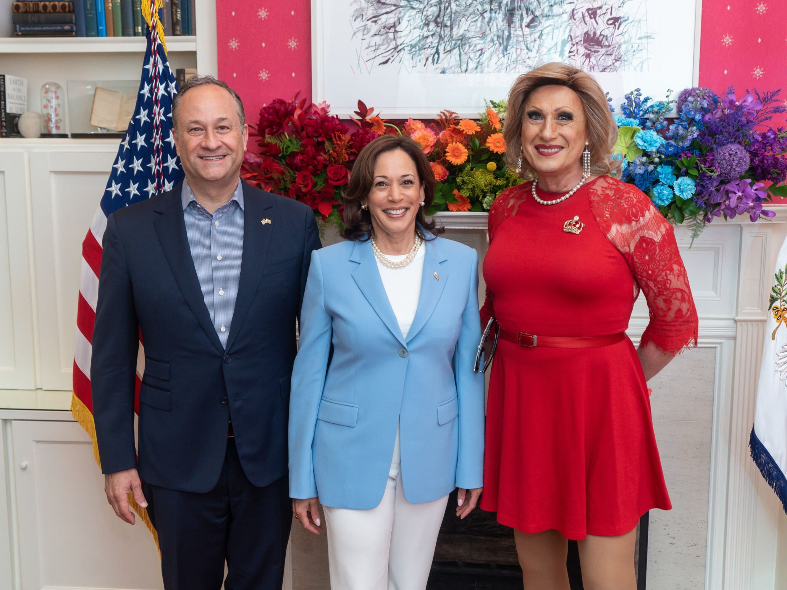 Donna Sachet, right, with Kamala Harris (center) and her husband Doug Emhoff at the vice president’s residence in Washington, DC in June 2023