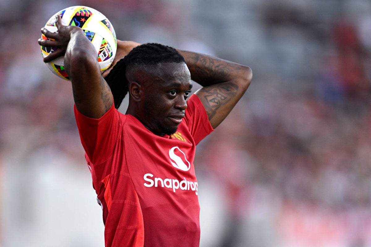 Aaron Wan-Bissaka nears Manchester United exit as West Ham talks advance