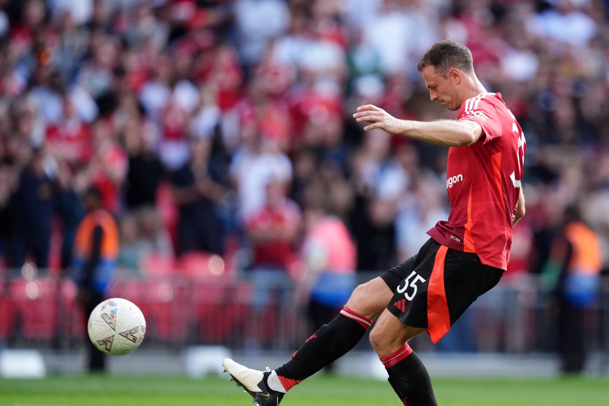 Jonny misses from the spot as City beat United to Community Shield title