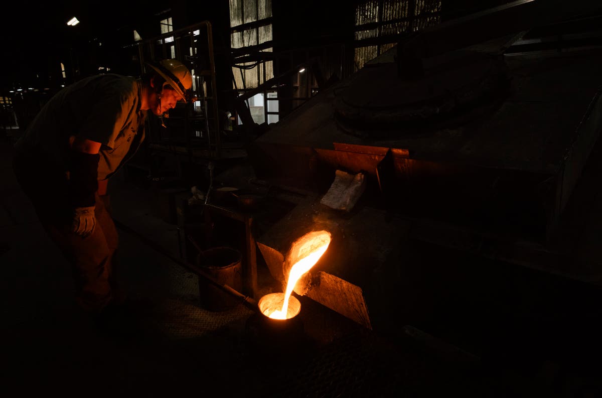 AP PHOTOS: 172-year-old Japanese factory preserves traditional way of making cast iron cookware