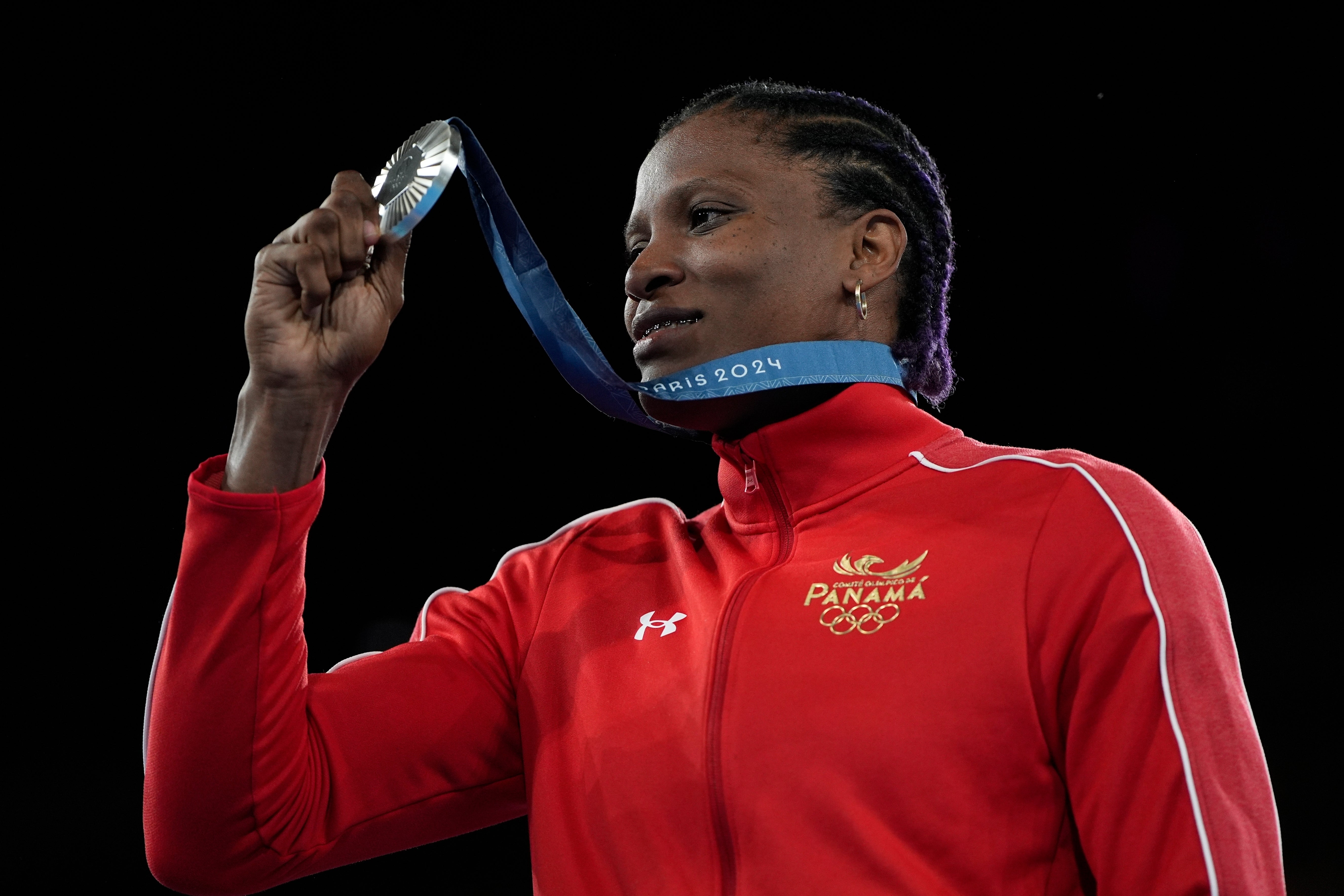 OLI-BOX PANAMÁ-BYLON RECIBIMIENTO