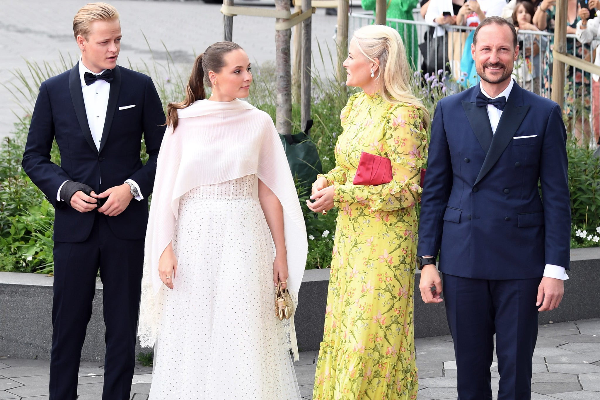 Marius Borg Høiby with his sister, mother and step-father