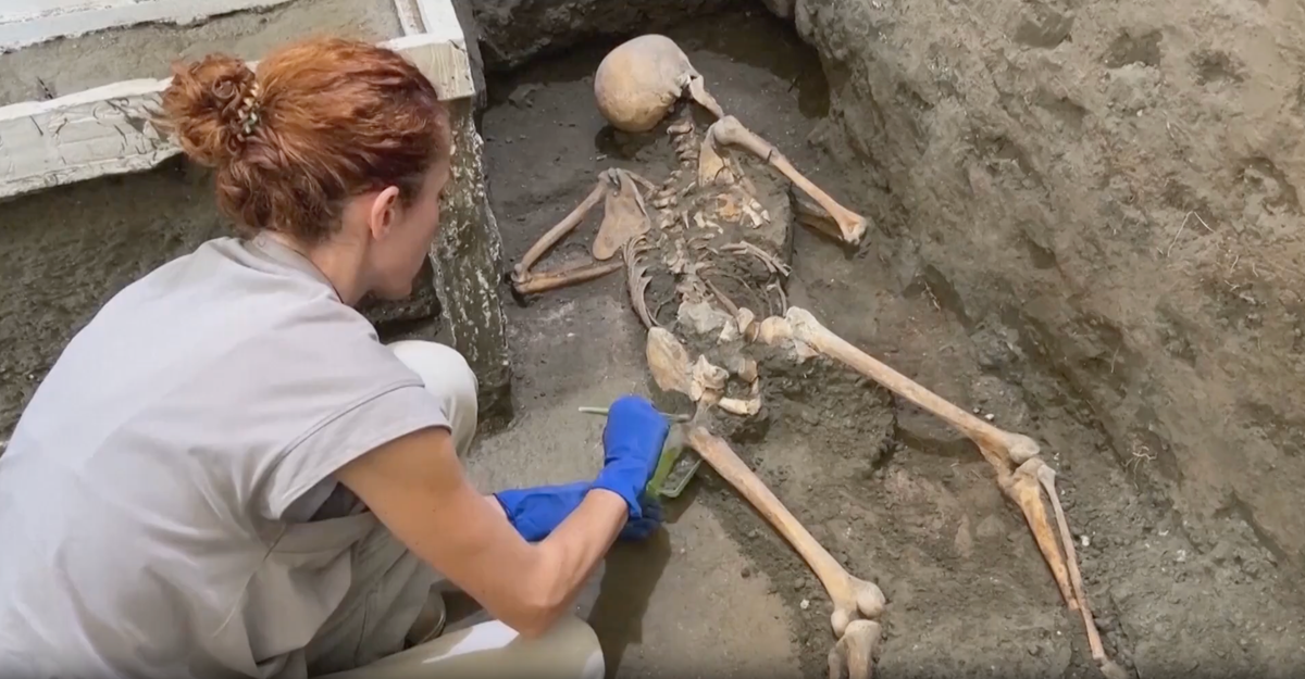 Pompeii couple clinging to gold as deadly volcanic ash buried them found in new discovery