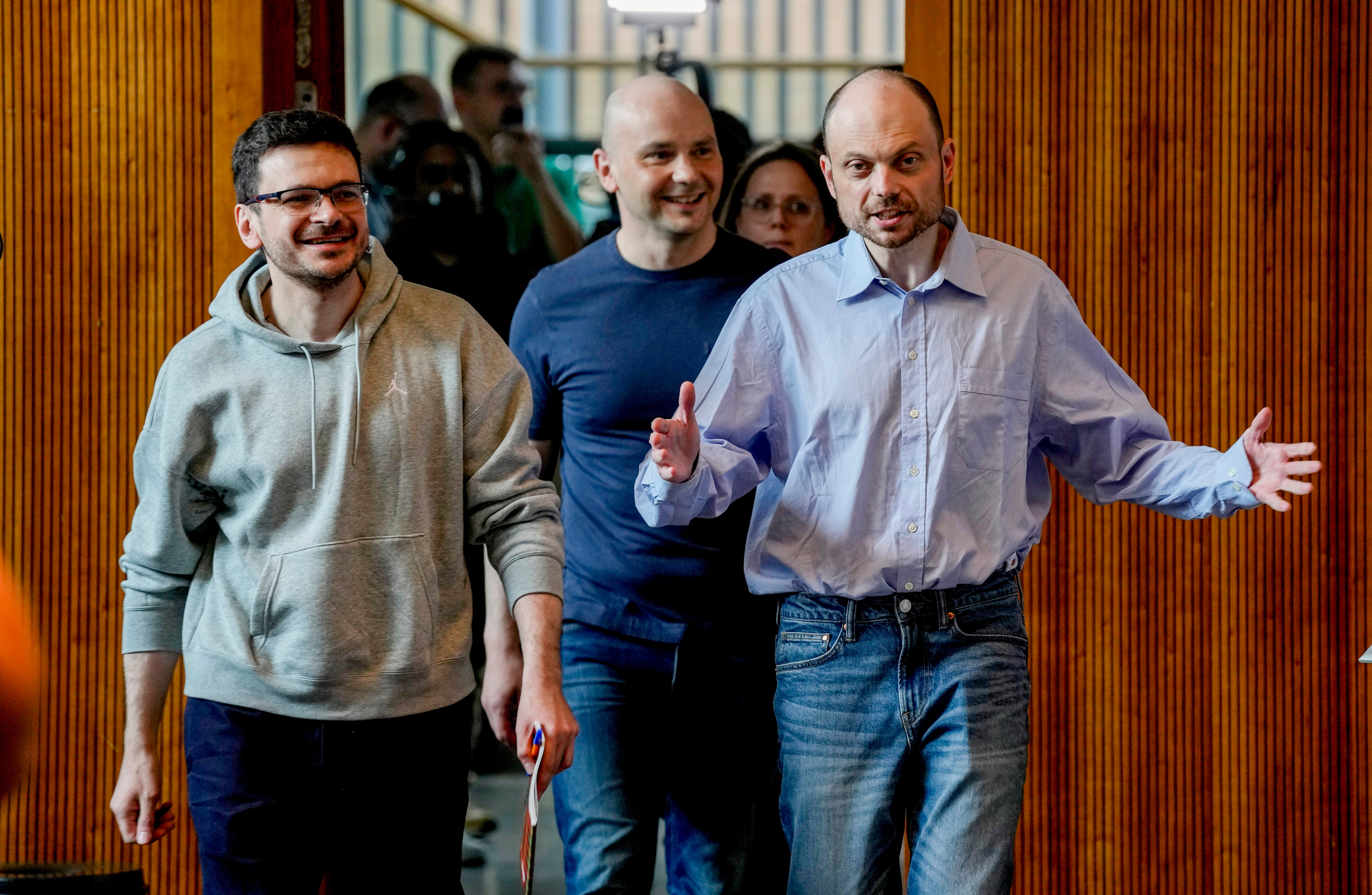 Released Russian prisoners Ilya Yashin, Andrei Pivovarov and Kara-Mursa at a press conference in Bonn last month