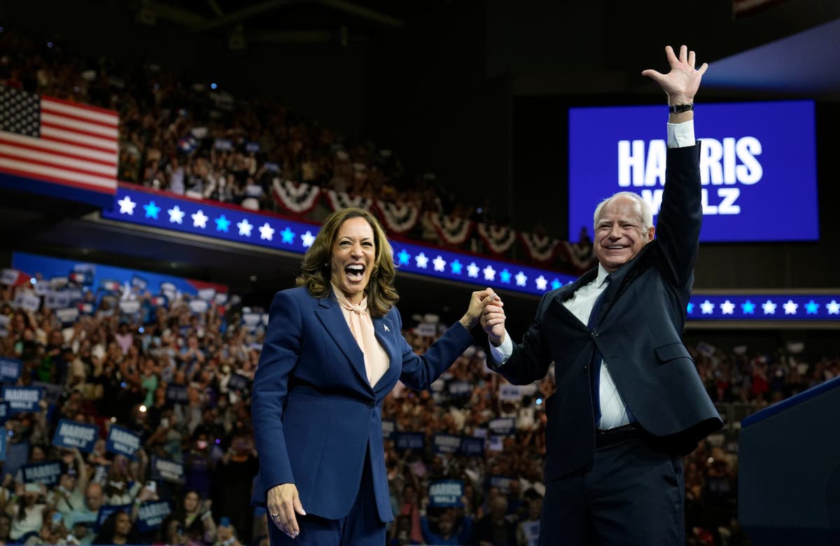 Live updates on the 2024 election: Harris and Walz hold bus tour before the DNC as Trump confuses Pennsylvania with North Carolina