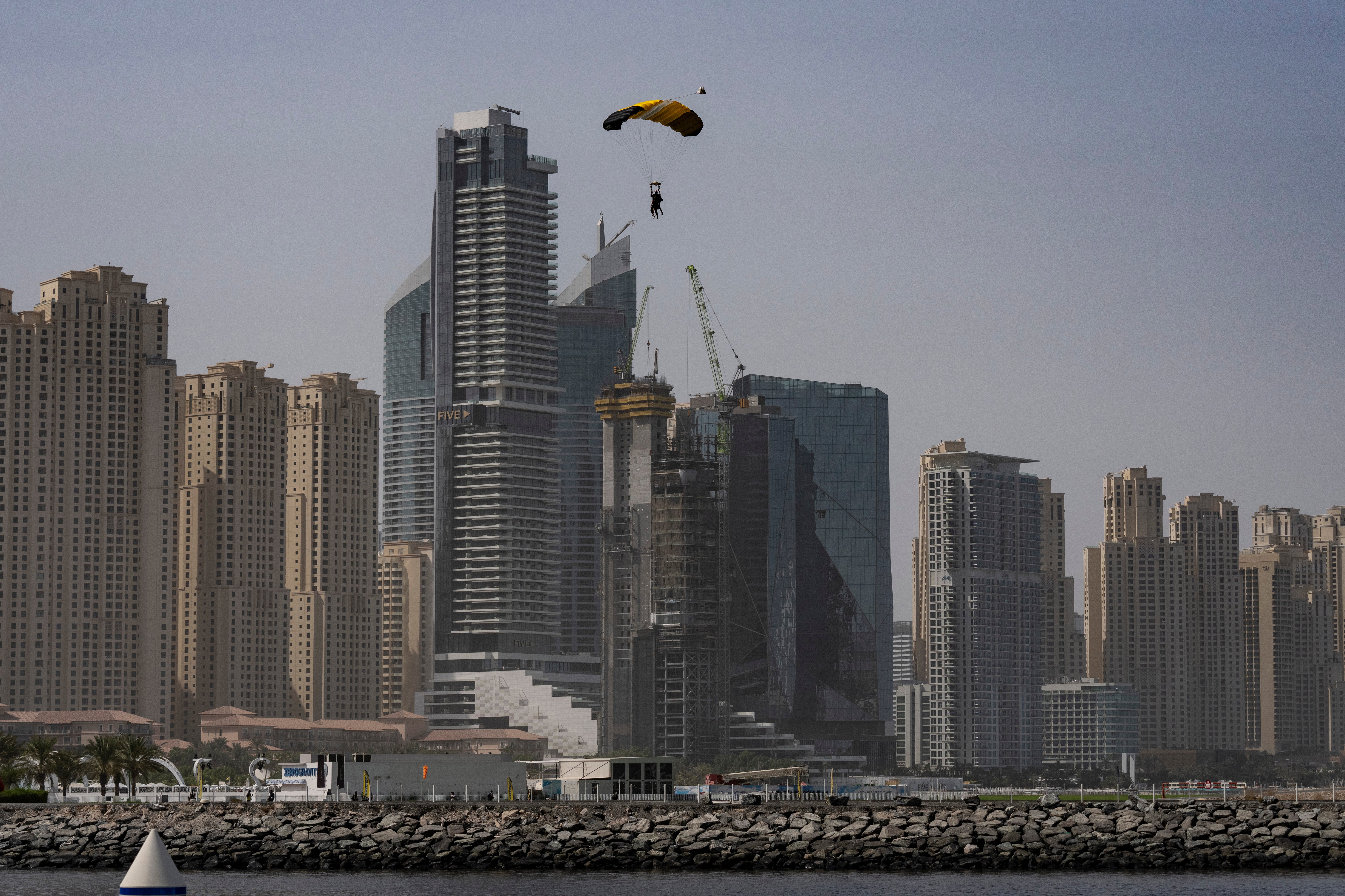 Emirates Booming Dubai