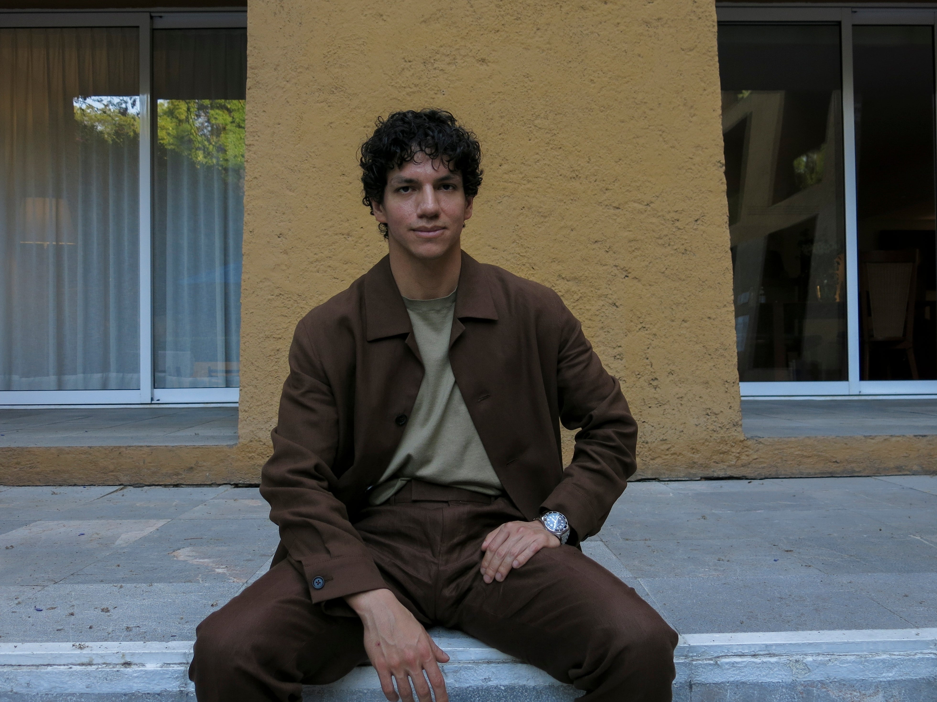 DESPERTARES-ISAAC HERNÁNDEZ