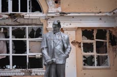 Kursk’s damaged Lenin statue is a monument to Putin’s incompetence