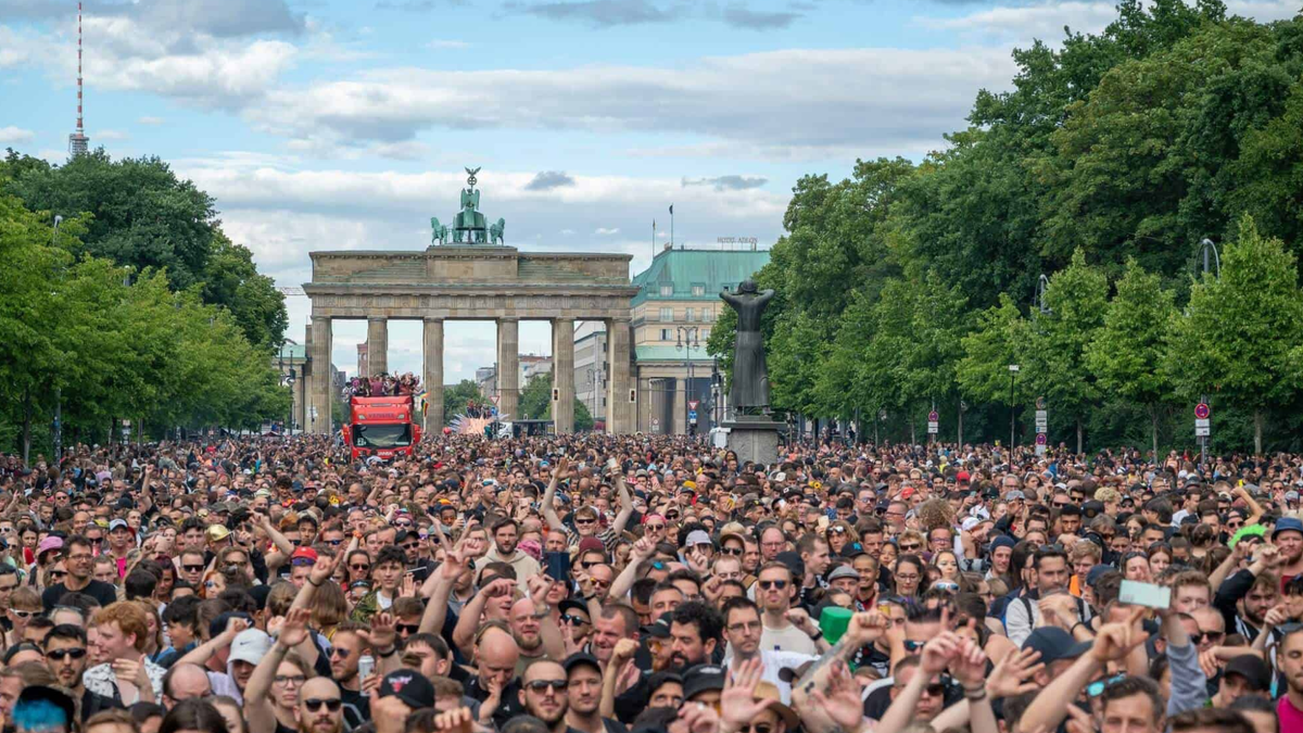 Watch live: Techno lovers parade through Berlin at ‘Rave The Planet’ demonstration