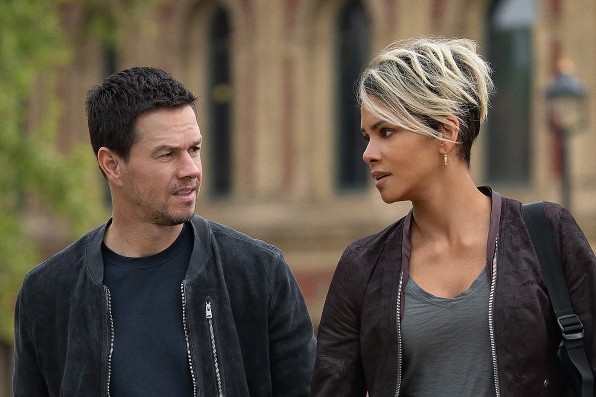 Unión: la película de Netflix marca un hito desafortunado en las críticas de Mark Wahlberg y Halle Berry