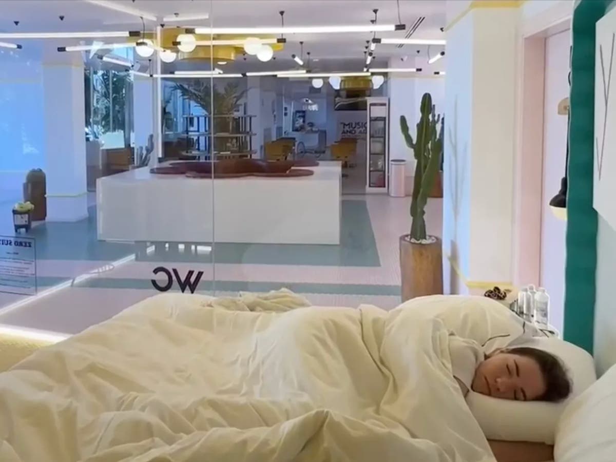 Influencer couple claim they felt ‘vulnerable’ during their stay in a glass-enclosed hotel room