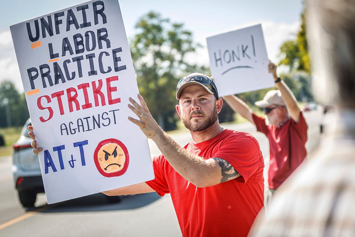 17,000 AT&T workers in Southeast strike over contract negotiations ...