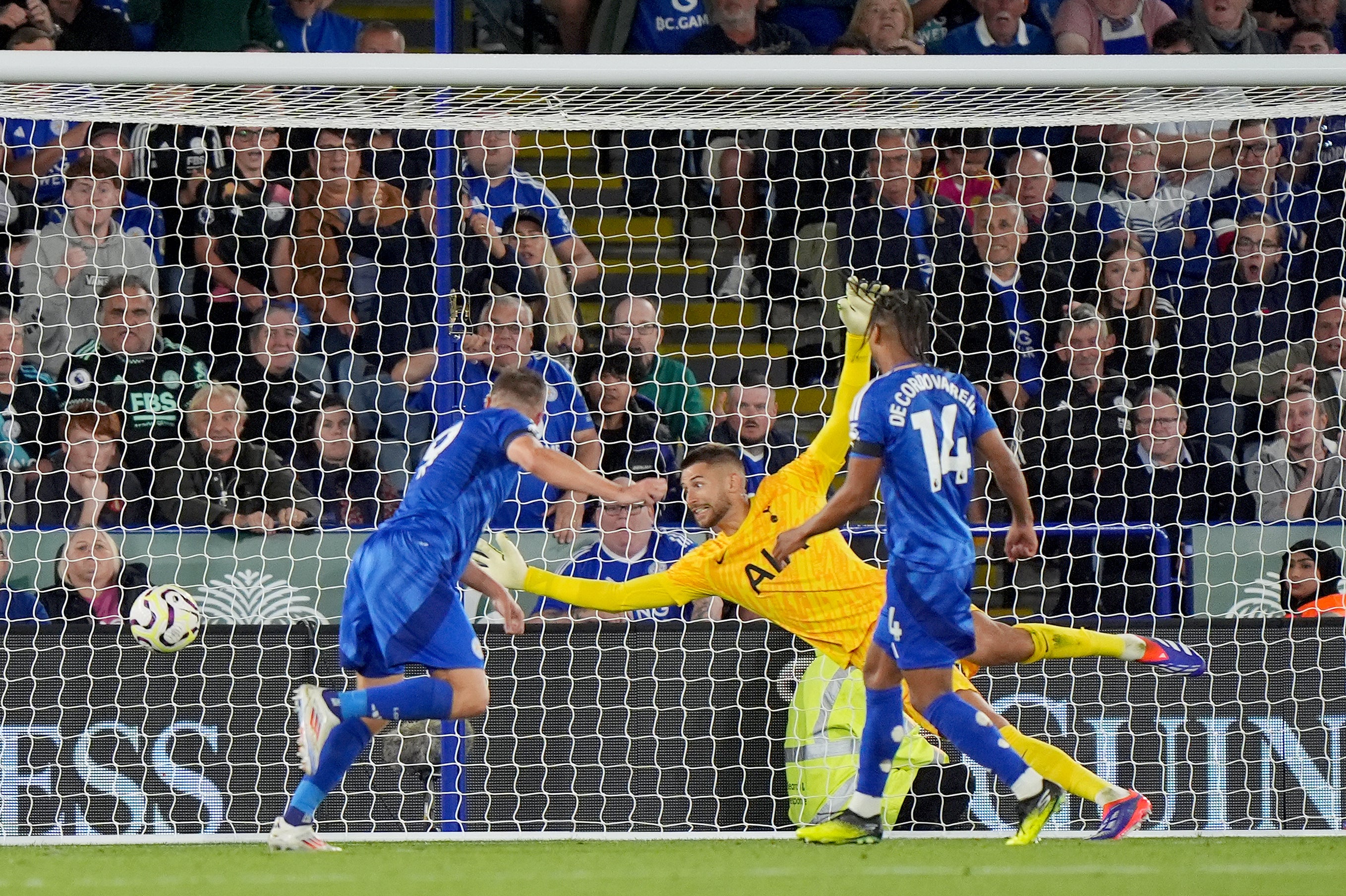 Jamie Vardy levelled the scores with this header (Bradley Collyer/PA)