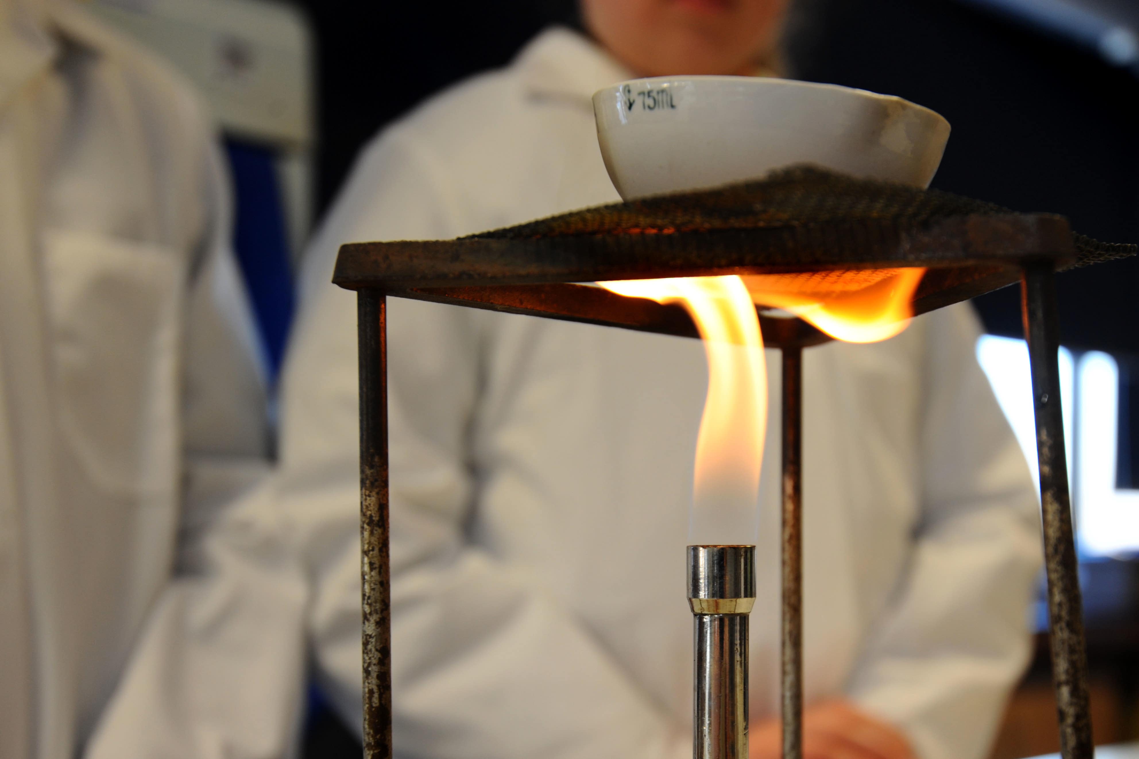 A science experiment takes place in a classroom (PA)