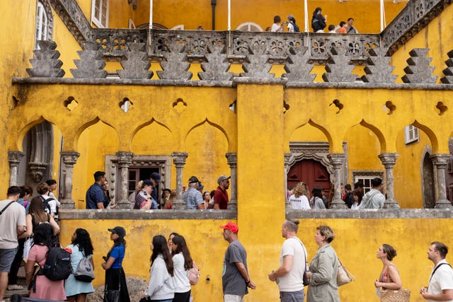 TURISMO EXCESIVO