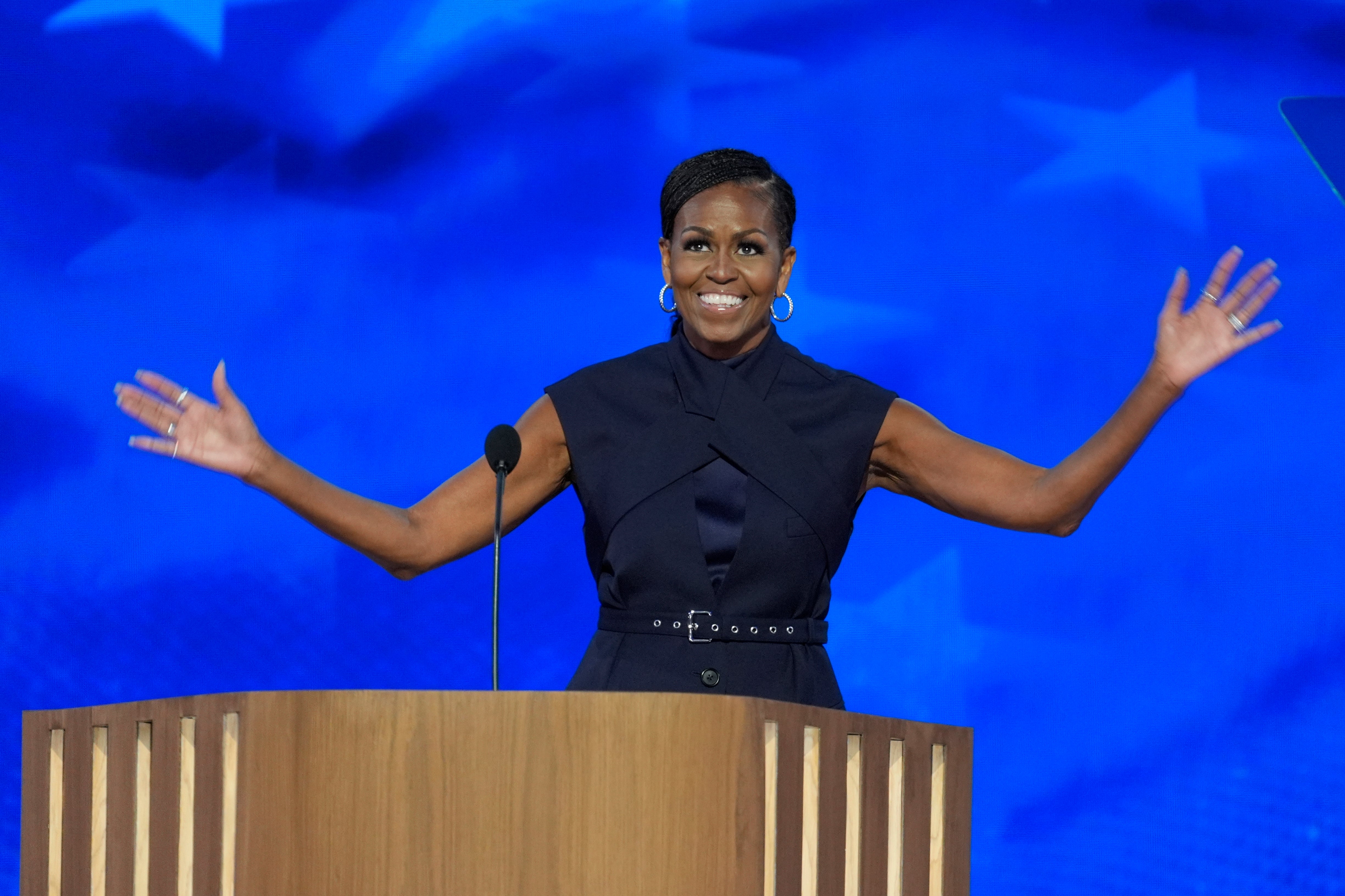 Die ehemalige First Lady Michelle Obama spricht während des Democratic National Convention am Dienstag, wo sie auf Trumps Kommentare zu... reagierte. 