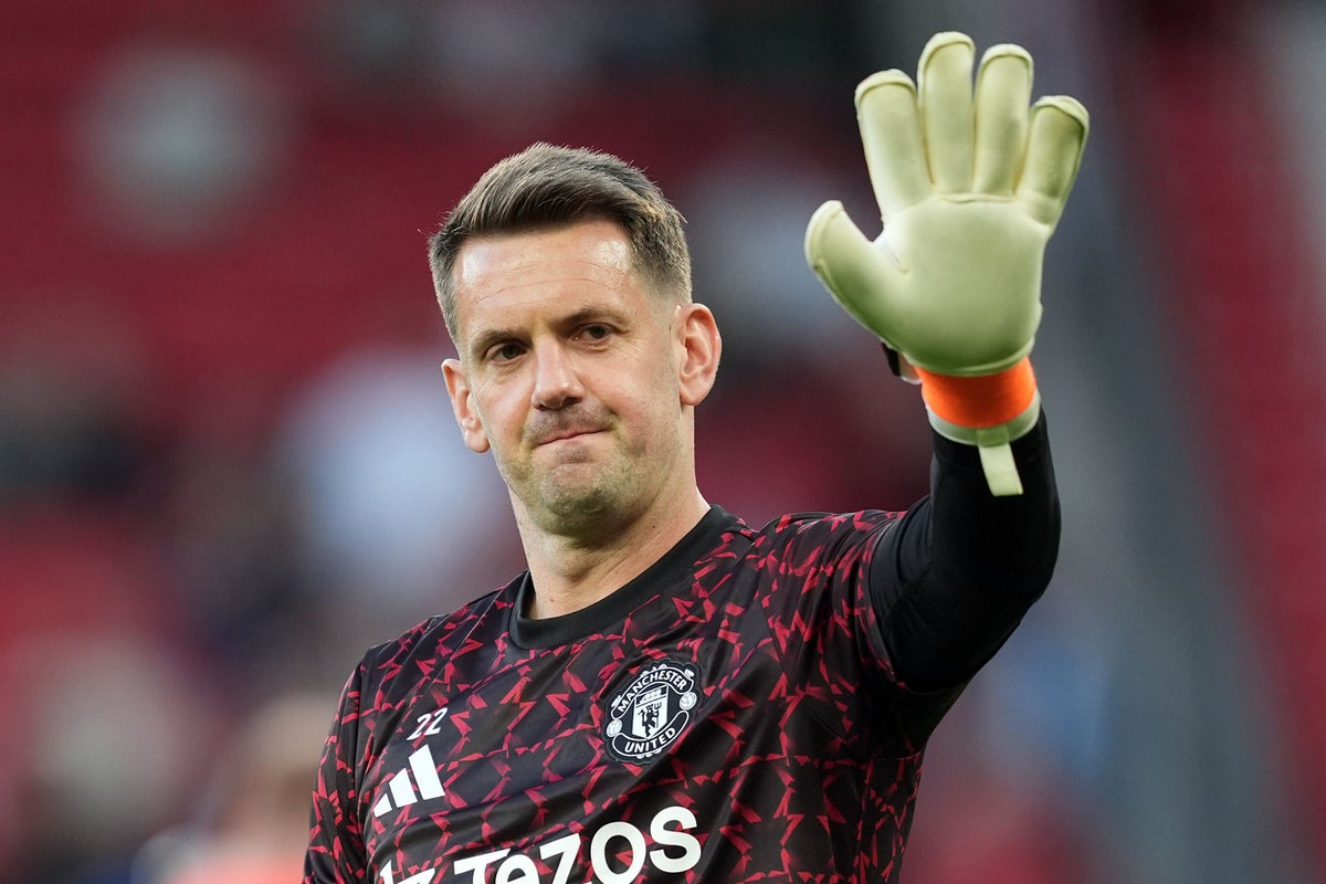 Veteran Man United goalkeeper pens one-year contract extension