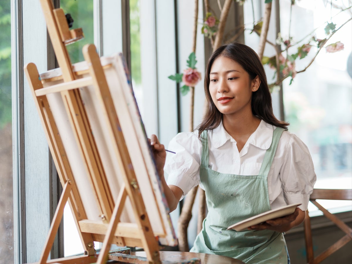 Dançar, Pintar ou Jogar? Descubra Como a Criatividade Pode Rejuvenescer Seu Cérebro!