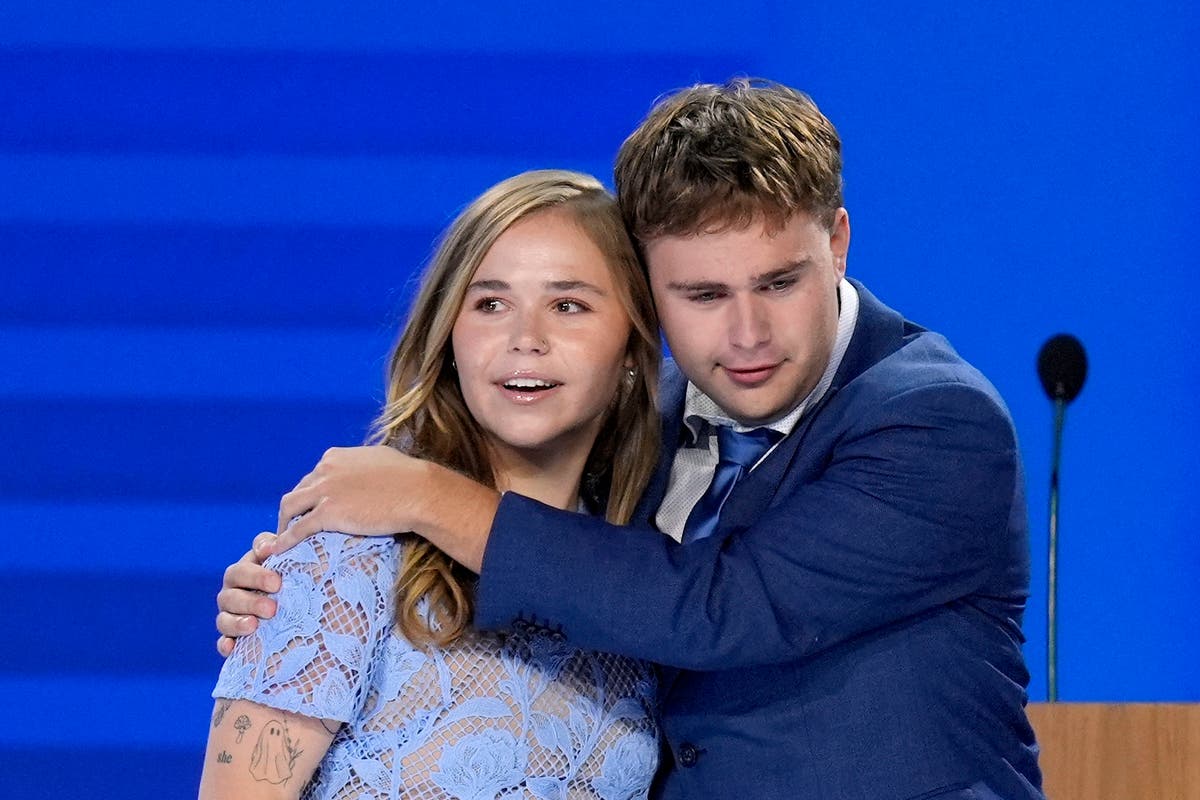 “That’s my dad!”: Gus Walz tearfully cheers on his father as he accepts Democratic VP nomination