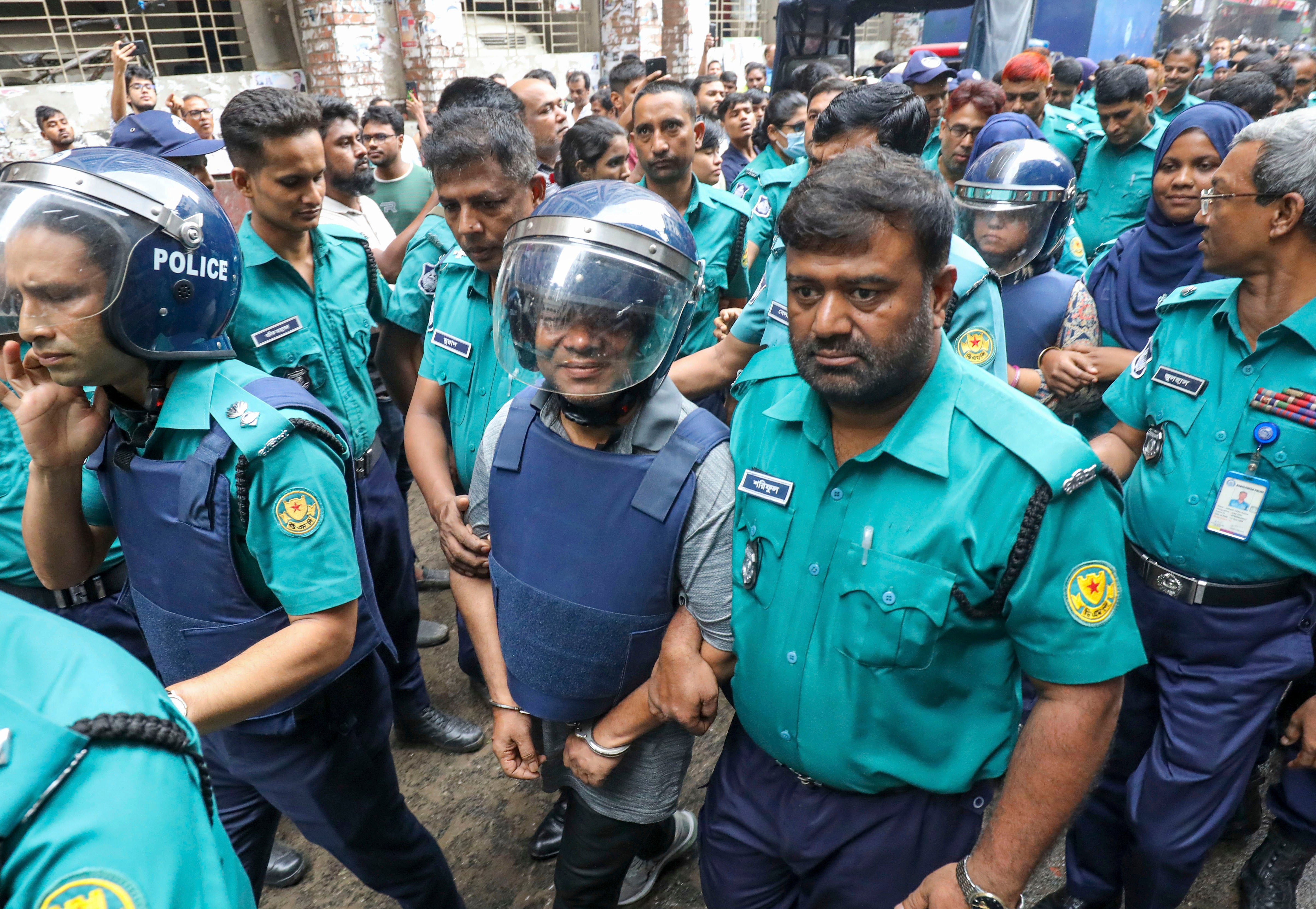 Bangladesh Jounalists Detained