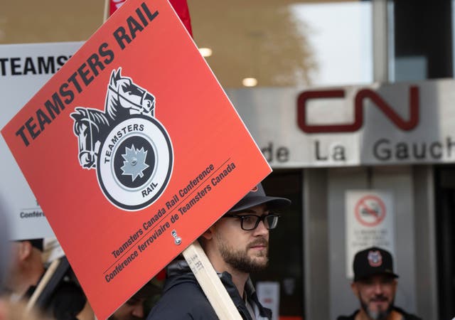 Canada-Railroads-Unions