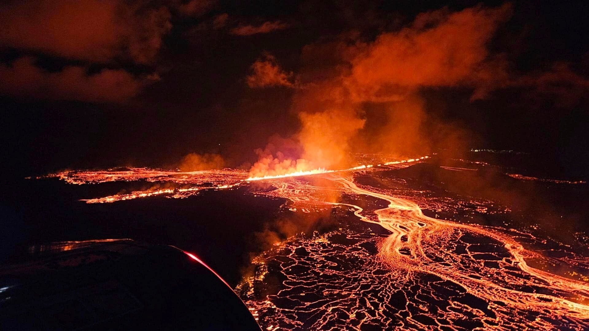 La città di Grindavik, con una popolazione di 3.800 abitanti e situata a circa 50 chilometri a sud-ovest della capitale islandese Reykjavik, è stata evacuata a novembre.