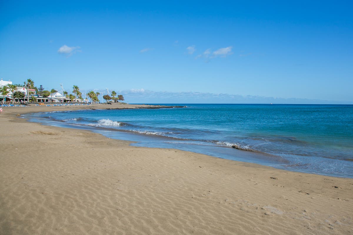Popular Lanzarote beach forced to close after unsafe levels of E coli contamination found in water