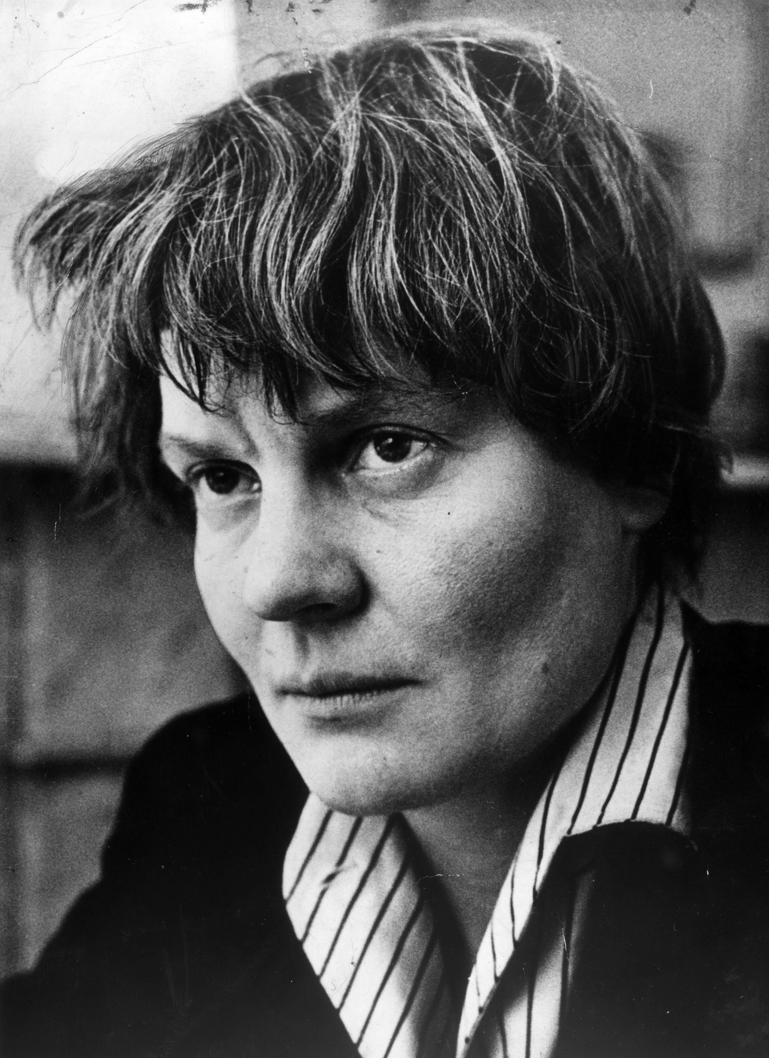 ‘The Bell’ by Iris Murdoch taught Clare Chambers important lessons about writing