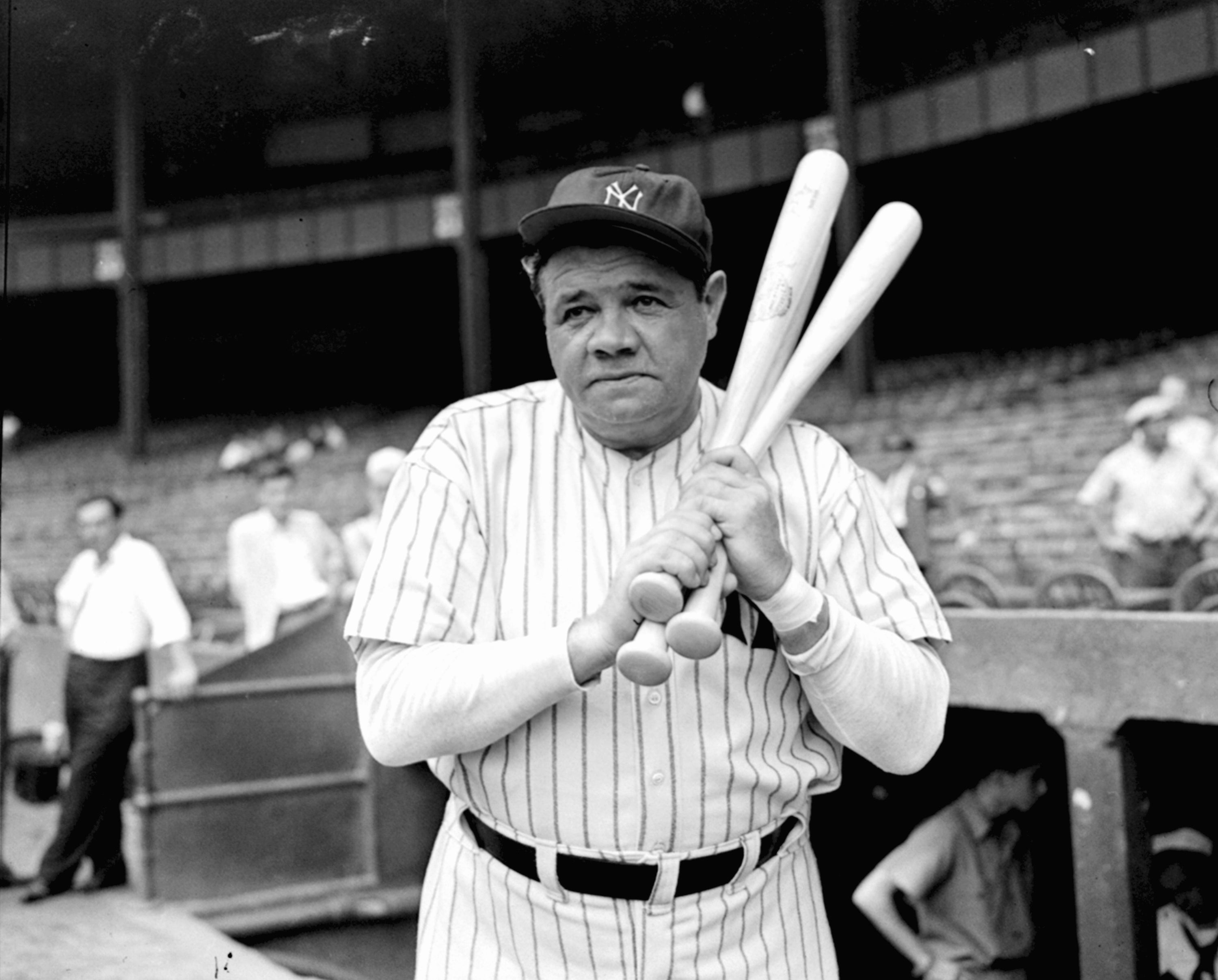 Federal officials accuse a Tennessee man with same name as baseball great Babe Ruth of using the names of dead and retired baseball players to seek hundreds of thousands of dollars in fraudulent funds