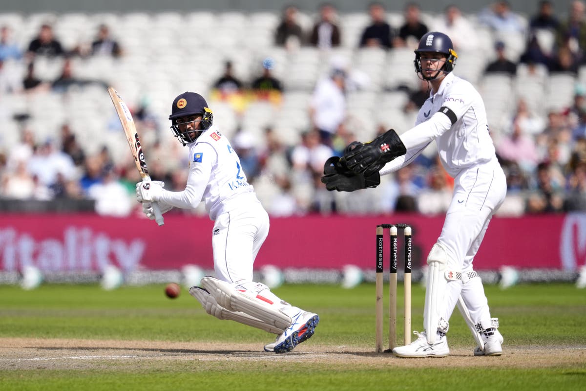 Sri Lanka stretch lead as England search for a breakthrough without Mark Wood