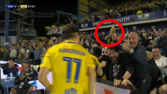 <p>Viral Leeds United fan tries to save burger during goal celebrations in Sheffield Wednesday win.</p>