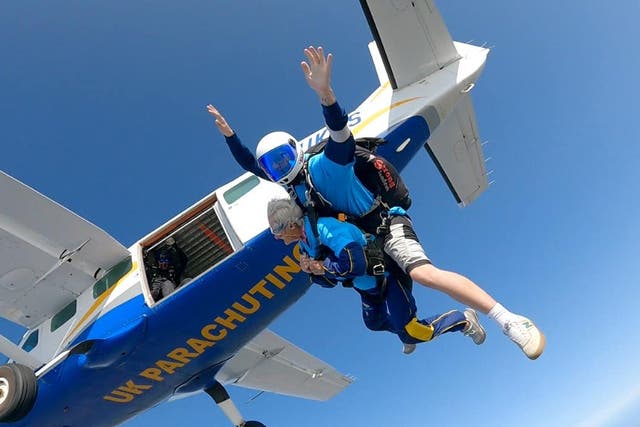 <p>A 102-year-old Second World War veteran has become Britain’s oldest parachutist</p>