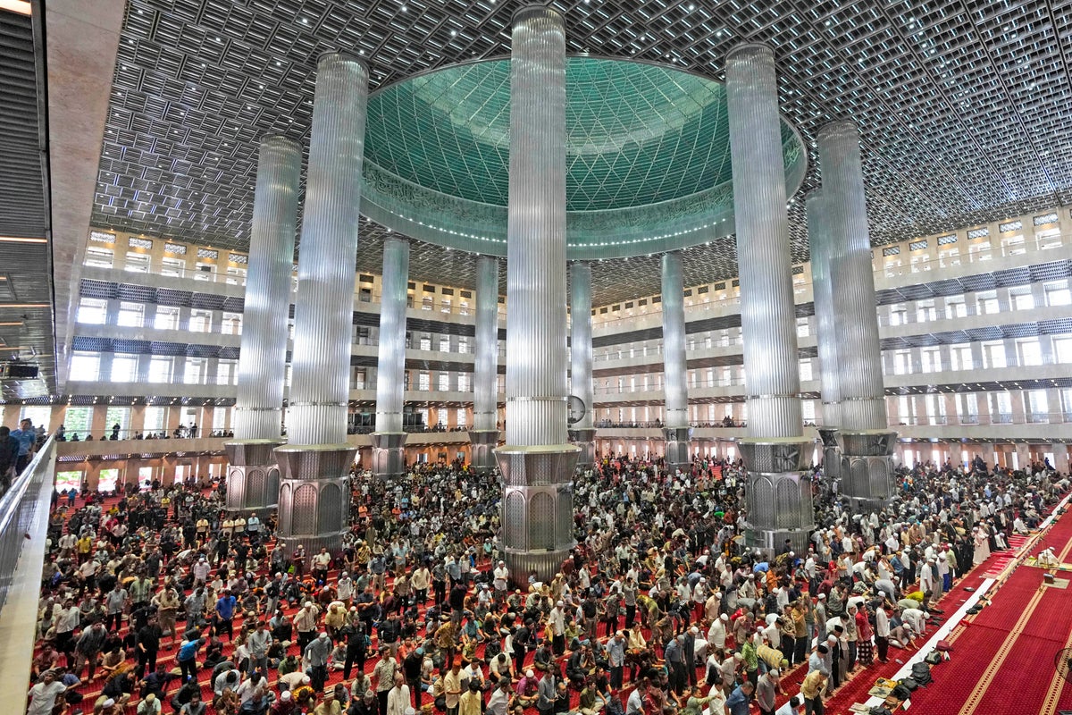 Pope will visit the Istiqlal mosque in Indonesia on the first stop of an interfaith Asian trip