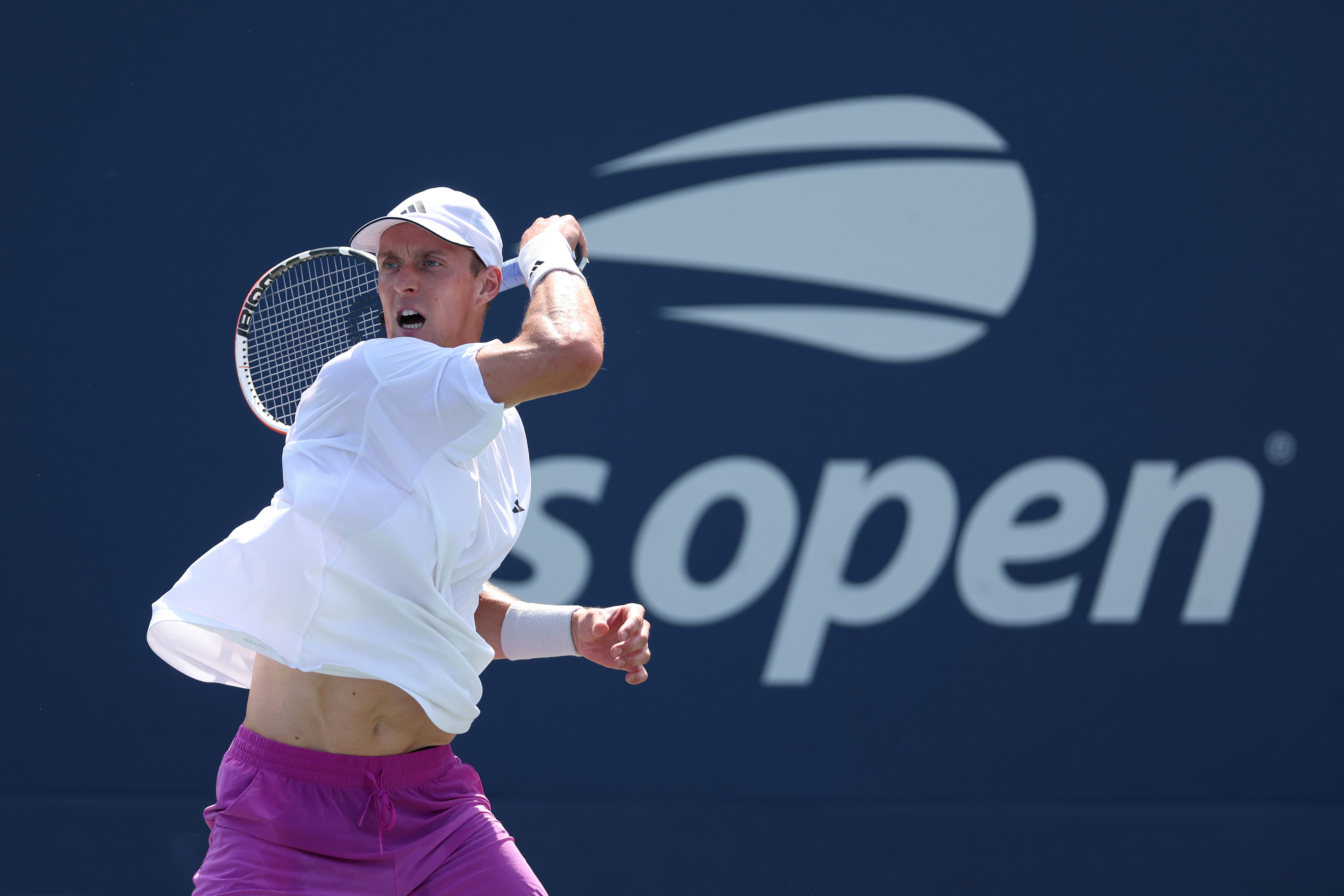 Jan Choinski in action against Roberto Carballes Baena